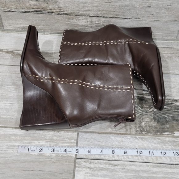 Retro (90's) Diba "Elko" Square-Toe Top-Stitch Wedge Heel Boots - Picture 15 of 15